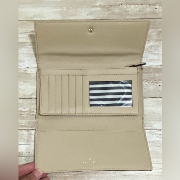 Kate Spade Wallet Womens Beige/Yellow Sandra Southport Avenue Leather Trifold - Picture 5 of 15